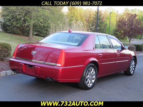 Used 2009 Cadillac DTS w/ Sun And Sound Package FWD image 12