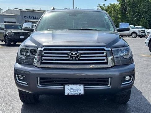 Used 2019 Toyota Sequoia Platinum AWD/4WD image 9