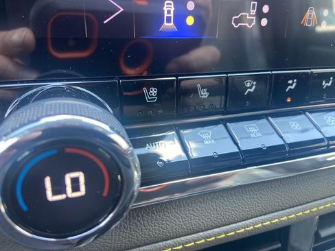 New 2025 Chevrolet Colorado ZR2 w/ Technology Package image 20