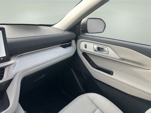New 2026 Ford Explorer Active w/ Active Comfort Package image 16