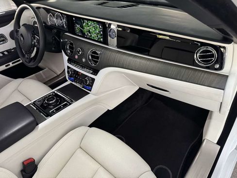 Used 2022 Rolls-Royce Ghost w/ Ghost Package AWD/4WD image 28