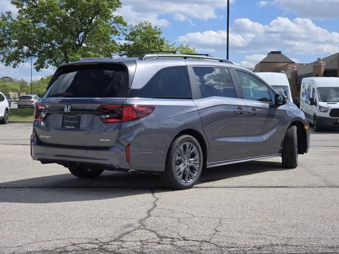 New 2026 Honda Odyssey Touring image 21