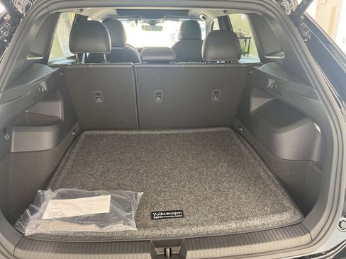 New 2026 Volkswagen Tiguan SE R-Line AWD/4WD image 31