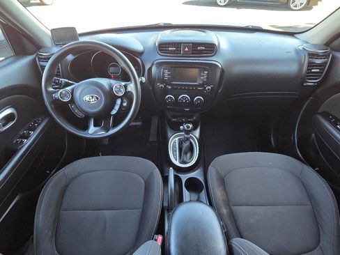 Used 2018 Kia Soul FWD image 18