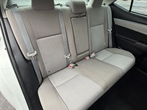 Used 2015 Toyota Corolla LE FWD image 14