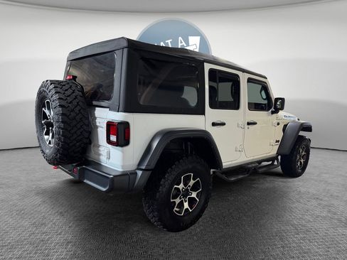 Used 2022 Jeep Wrangler Unlimited Rubicon AWD/4WD image 3