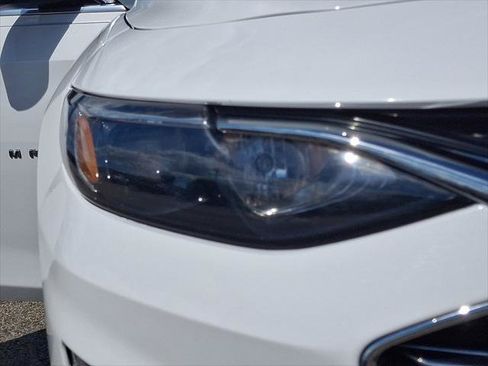 Used 2020 Chevrolet Malibu LT FWD image 10