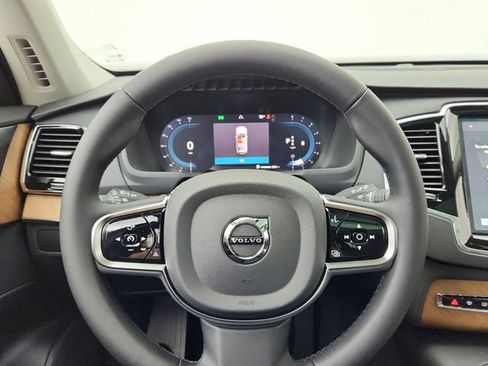 New 2025 Volvo XC90 B6 Plus w/ Protection Package Premier image 29