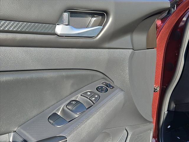 Used 2025 Nissan Altima 2.5 SV FWD image 11