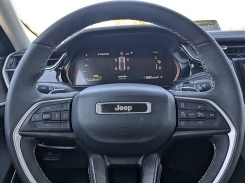 Used 2022 Jeep Grand Cherokee Limited 4xe image 24