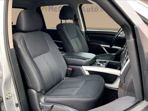 Used 2017 Nissan Titan SV image 31