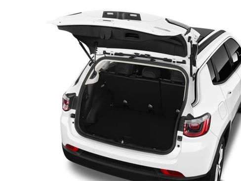 Used 2019 Jeep Compass Latitude w/ Popular Equipment Group image 7