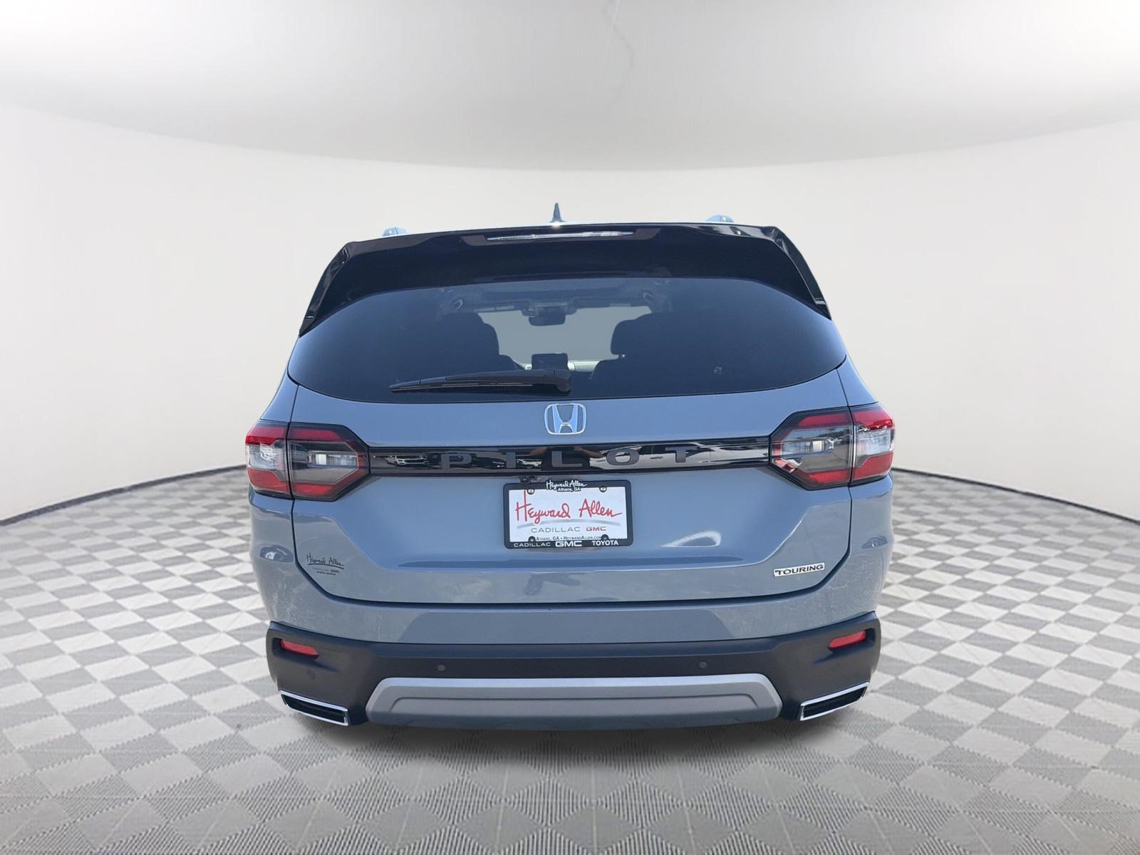 Used 2023 Honda Pilot Touring image 7