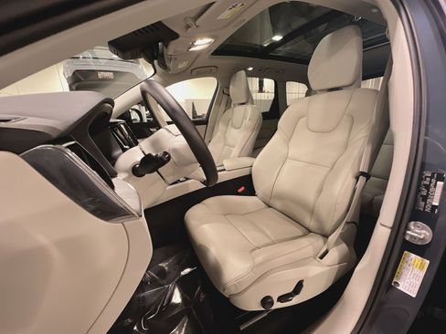 Used 2023 Volvo XC60 B5 Plus w/ Protection Package Premier image 13