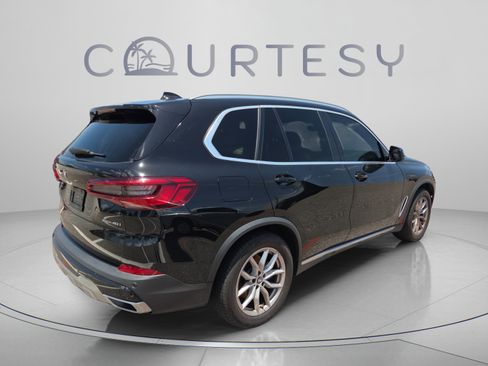 Used 2019 BMW X5 xDrive40i w/ Convenience Package AWD/4WD image 2
