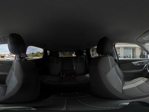 Used 2025 Chevrolet Blazer LT FWD image 44