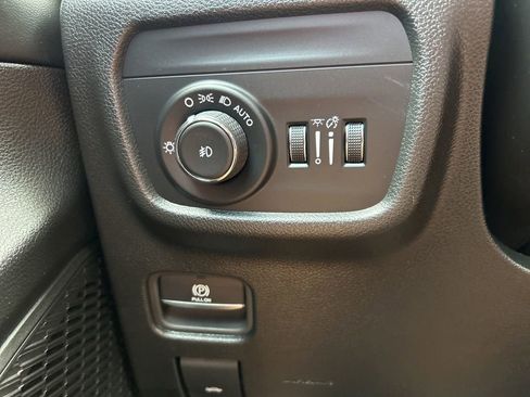 Used 2024 Jeep Grand Cherokee L Limited image 30