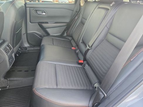 Certified 2025 Nissan Rogue SV image 14