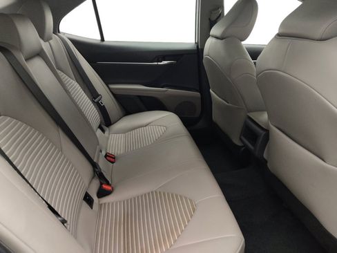 Used 2022 Toyota Camry SE image 19