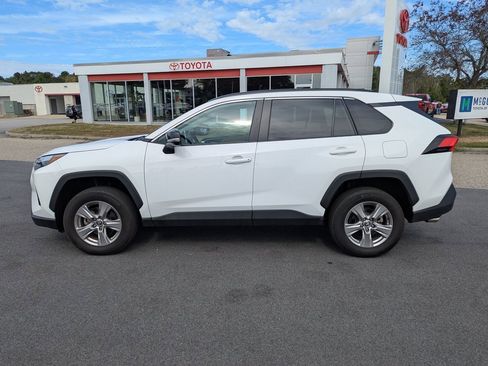 Used 2023 Toyota RAV4 XLE image 2