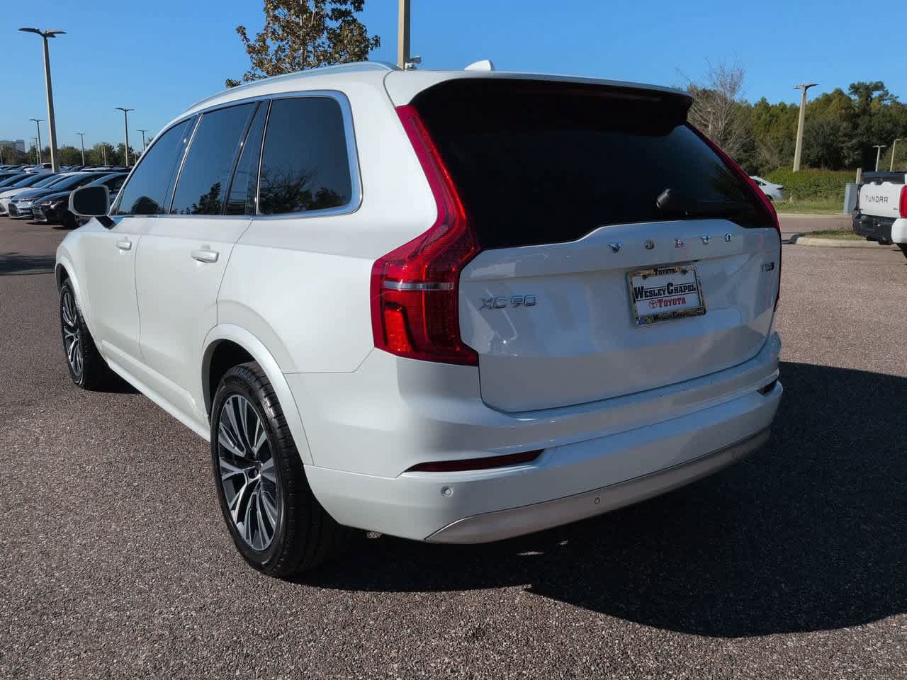 Used 2022 Volvo XC90 T5 Momentum AWD/4WD image 4