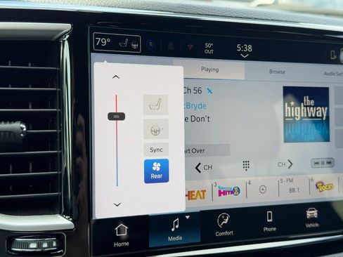 New 2026 Chrysler Pacifica Select AWD/4WD image 16