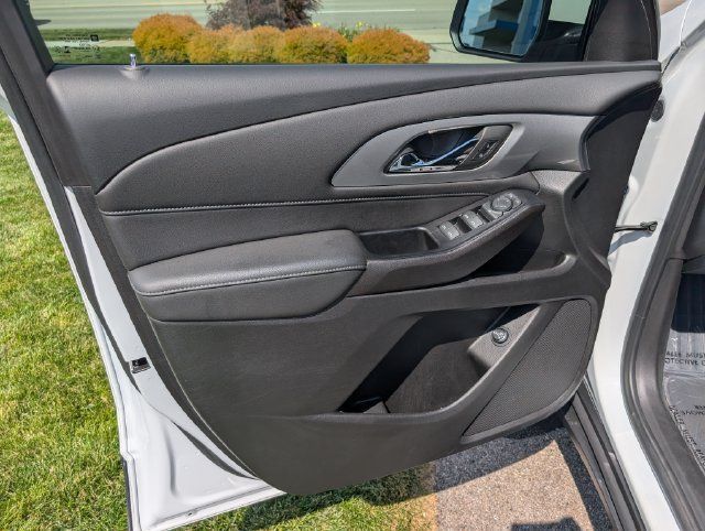 Used 2023 Chevrolet Traverse LT FWD image 14