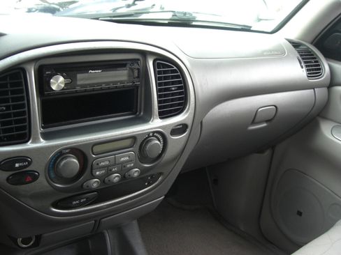 Used 2001 Toyota Sequoia Limited image 8