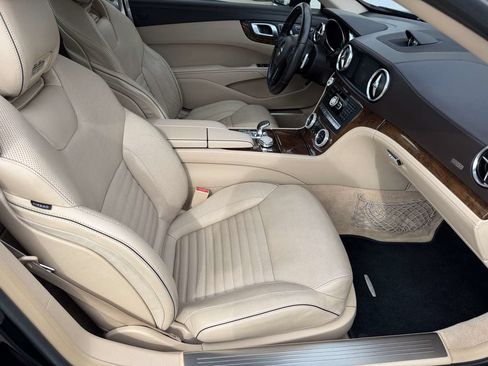Used 2013 Mercedes-Benz SL 550 image 21