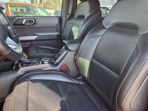 Used 2022 Ford Bronco Badlands image 3