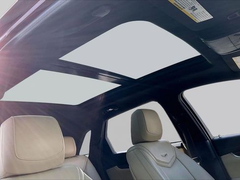 Used 2017 Cadillac XT5 Luxury w/ Driver Awareness Package image 17