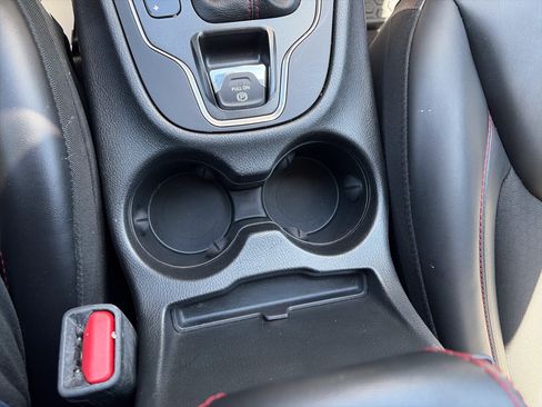 Used 2019 Jeep Cherokee Trailhawk w/ Comfort/Convenience Group AWD/4WD image 20