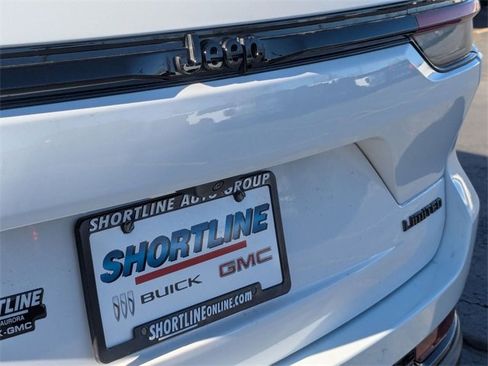 Used 2023 Jeep Grand Cherokee Limited w/ Black Appearance Package image 11