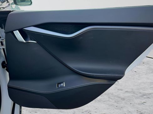 Used 2019 Tesla Model S Long Range image 25