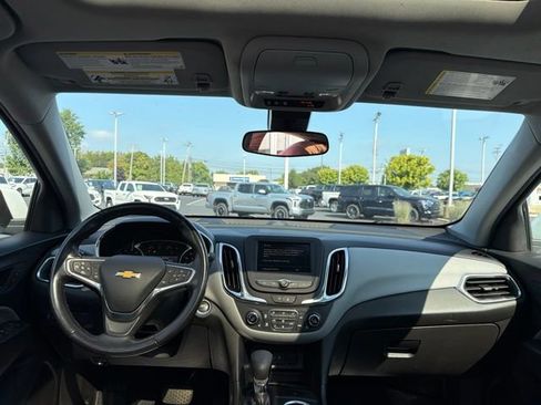 Used 2022 Chevrolet Equinox LT FWD image 13