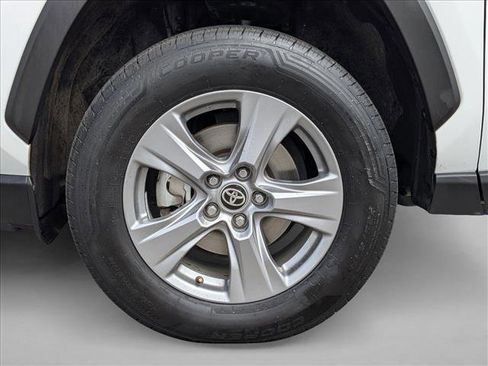 Used 2024 Toyota RAV4 XLE FWD image 23