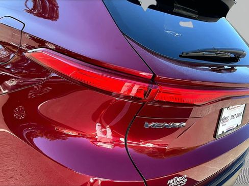 Certified 2024 Toyota Venza LE AWD/4WD image 29