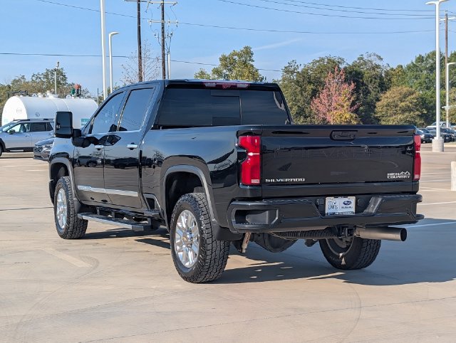 Used 2024 Chevrolet Silverado 2500 High Country w/ High Country Premium Package AWD/4WD image 4