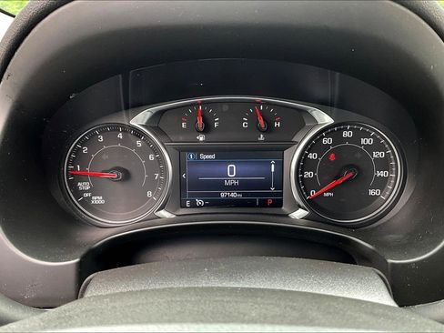 Used 2023 GMC Terrain SLE w/ Driver Convenience Package image 13