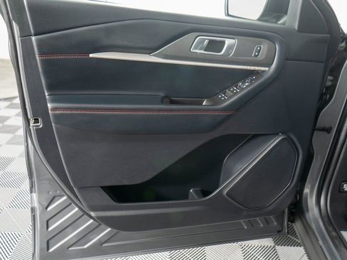 Used 2025 Ford Explorer ST-Line image 22