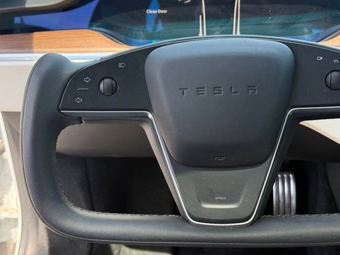 Used 2022 Tesla Model S AWD/4WD image 15