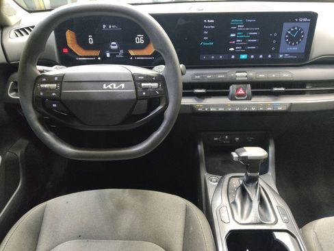 Used 2025 Kia K4 FWD image 22