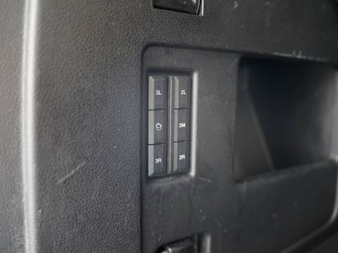Used 2018 Ford Expedition XLT w/ Equipment Group 202A AWD/4WD image 37
