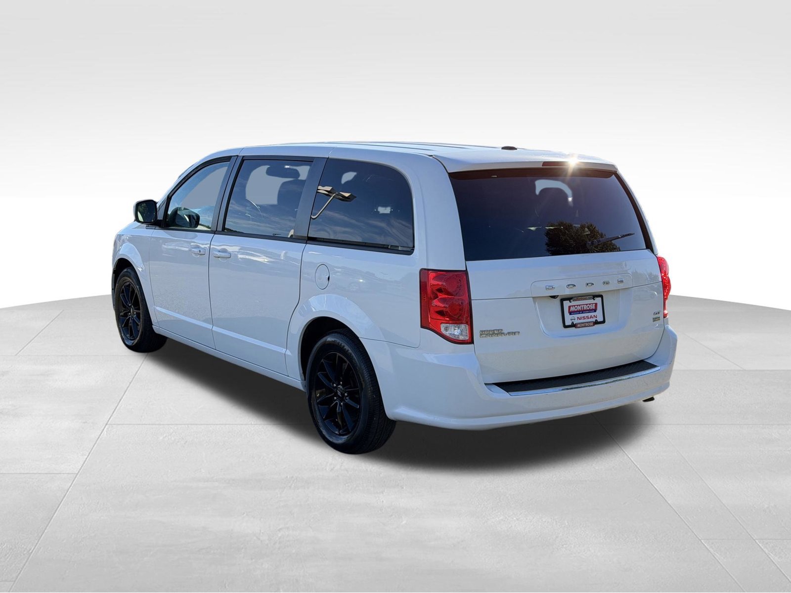 Used 2019 Dodge Grand Caravan GT FWD image 3