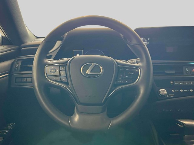Certified 2024 Lexus ES 300h w/ Premium Package FWD image 18