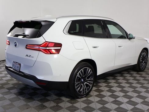 Used 2025 BMW X3 xDrive30i w/ Premium Package image 4