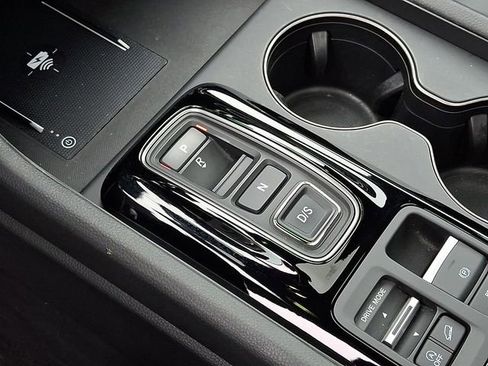 Certified 2025 Honda Pilot TrailSport image 17