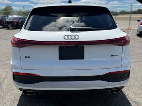 Used 2025 Audi Q5 Premium w/ Convenience Package AWD/4WD image 3