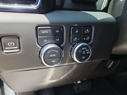 Used 2024 GMC Sierra 2500 Denali w/ Denali Reserve Package AWD/4WD image 17