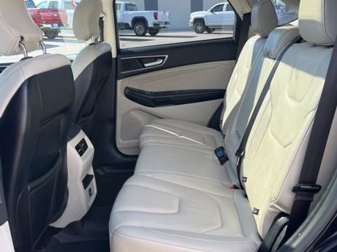 Used 2016 Ford Edge Titanium image 32